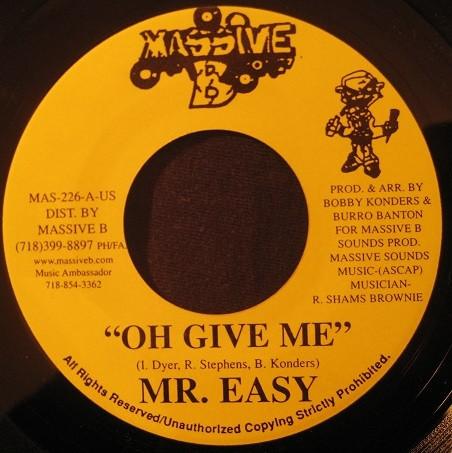 7inch Record KING KONG / MR. EASY - Bag Juice & Cheese Chips / Oh Give MAS226 Massive B 2003 Jamaica Reggae, Ska & Dub Used
7inch Record KING KONG / MR. EASY - Bag Juice & Cheese Chips / Oh Give MAS226 Massive B 2003 Jamaica Reggae, Ska & Dub Used
