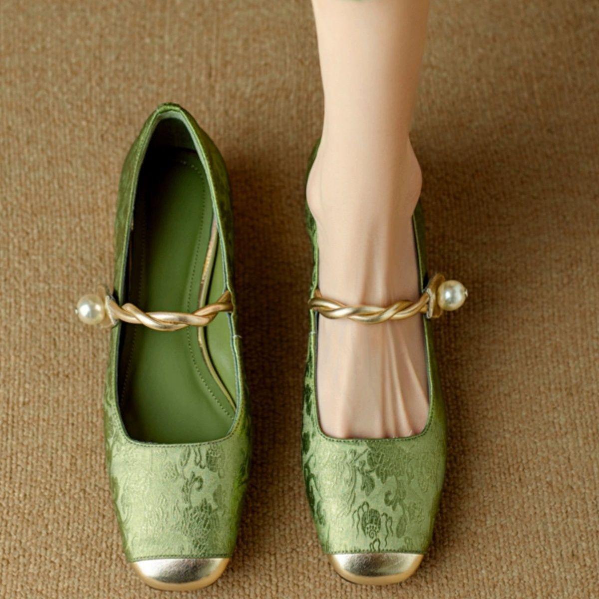 Обувь для женщин 2024 года, туфли на плоской подошве, официальная женская летняя обувь, элегантные мокасины на низком каблуке, плоский острый нос, нескользящая распродажа E 39 40
Обувь для женщин 2024 года, туфли на плоской подошве, официальная женская летняя обувь, элегантные мокасины на низком каблуке, плоский острый нос, нескользящая распродажа E 39 40