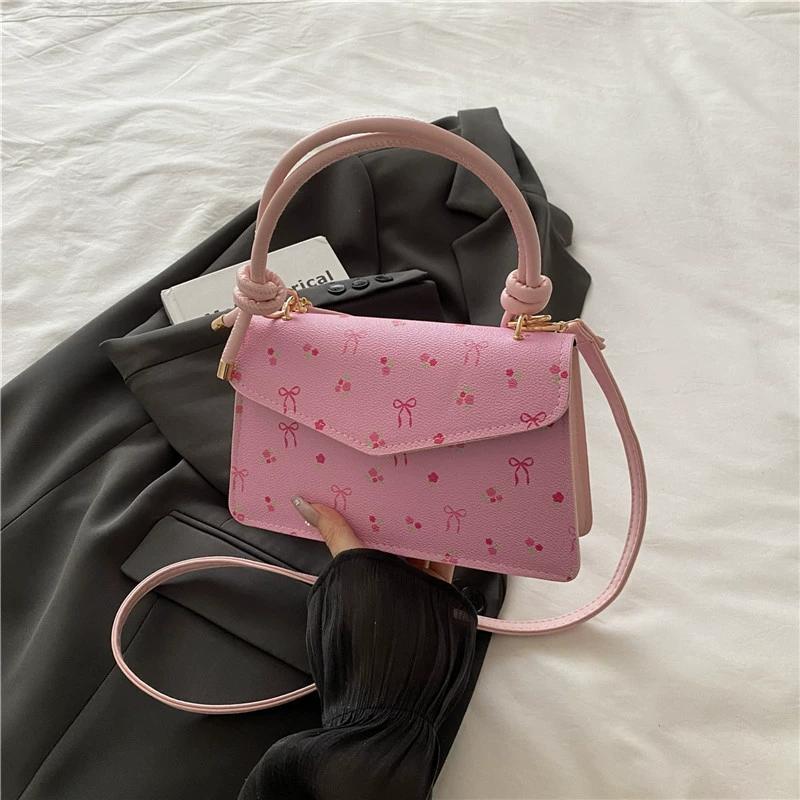 Bow-Knot Printed Women s Bag Cute Hand-Held Casual and Stylish Niche Design Single Shoulder Crossbody Bag KTB 23x6.5x14cm рожевий
Bow-Knot Printed Women s Bag Cute Hand-Held Casual and Stylish Niche Design Single Shoulder Crossbody Bag KTB 23x6.5x14cm рожевий