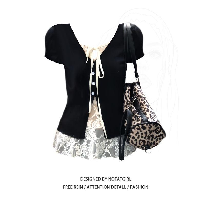 Plus size Chubby Girl Korean Series Pure Desire Style Lace Stitching Fake Two Pieces Short sleeve T-shirt Women Summer Slim fit Slimming Top Ins Fake Two-Piece Top M
Plus size Chubby Girl Korean Series Pure Desire Style Lace Stitching Fake Two Pieces Short sleeve T-shirt Women Summer Slim fit Slimming Top Ins Fake Two-Piece Top M