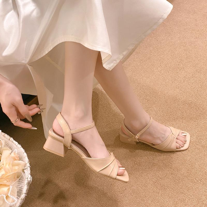 Women s sandals 2025 summer new one-word with open-toed thick heel evening breeze gentle and simple versatile with skirt sandals 35
Women s sandals 2025 summer new one-word with open-toed thick heel evening breeze gentle and simple versatile with skirt sandals 35