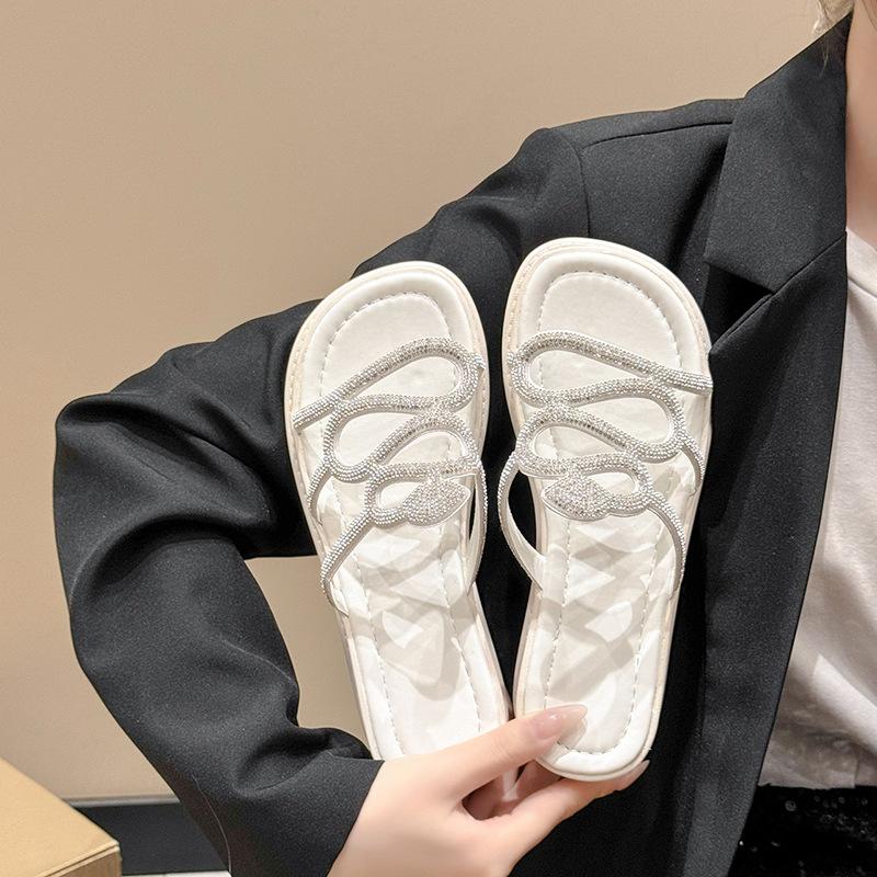 Thick-bottomed cool slippers for women 2024 new summer slope heel fairy wind and water diamond heightening casual beach cool slippers 35
Thick-bottomed cool slippers for women 2024 new summer slope heel fairy wind and water diamond heightening casual beach cool slippers 35
