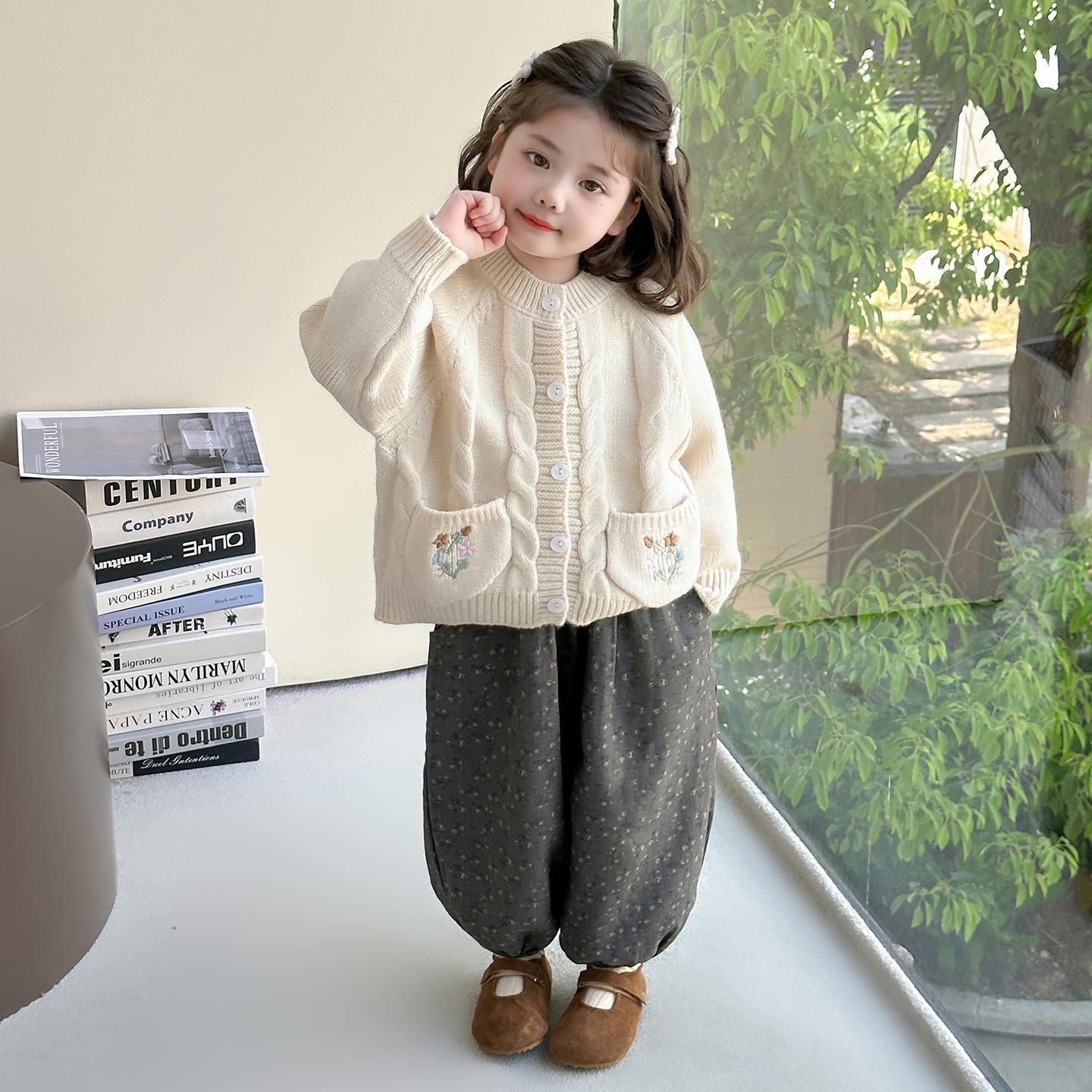 Осень 2025 Кардиган и наряд для девочек: Корейский стиль весна/осень комплект из двух вещей 100 cm
Осень 2025 Кардиган и наряд для девочек: Корейский стиль весна/осень комплект из двух вещей 100 cm