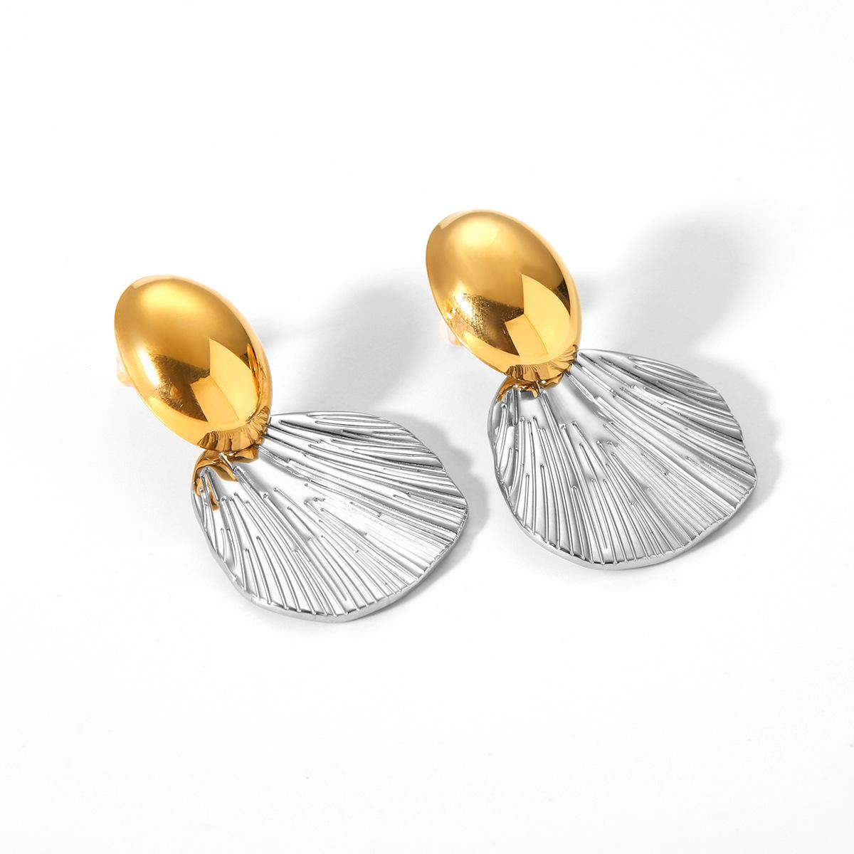 oval polished stud earrings, premium gold and silver color-block earrings, fish tail titanium steel ear jewelry
oval polished stud earrings, premium gold and silver color-block earrings, fish tail titanium steel ear jewelry