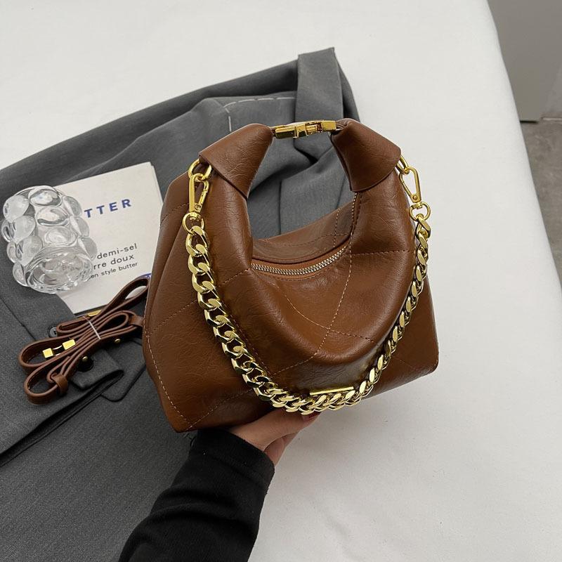 Women s bag autumn and winter new retro ethnic style large capacity underarm bag texture bucket bag chain bag коричневий
Women s bag autumn and winter new retro ethnic style large capacity underarm bag texture bucket bag chain bag коричневий