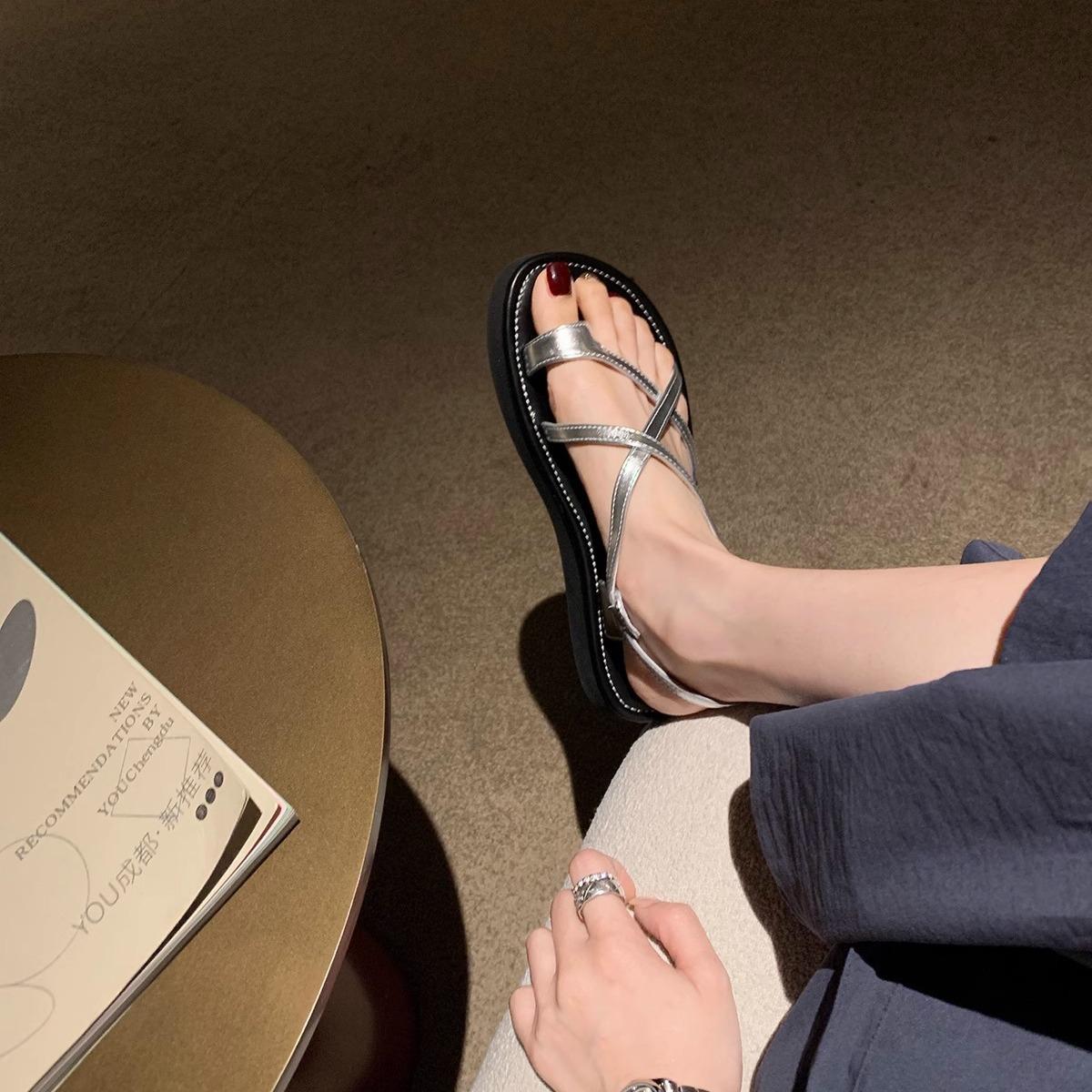 Sheepskin version~ Versatile cross-buckle strap cover toe niche style leather platform sandals women 35
Sheepskin version~ Versatile cross-buckle strap cover toe niche style leather platform sandals women 35