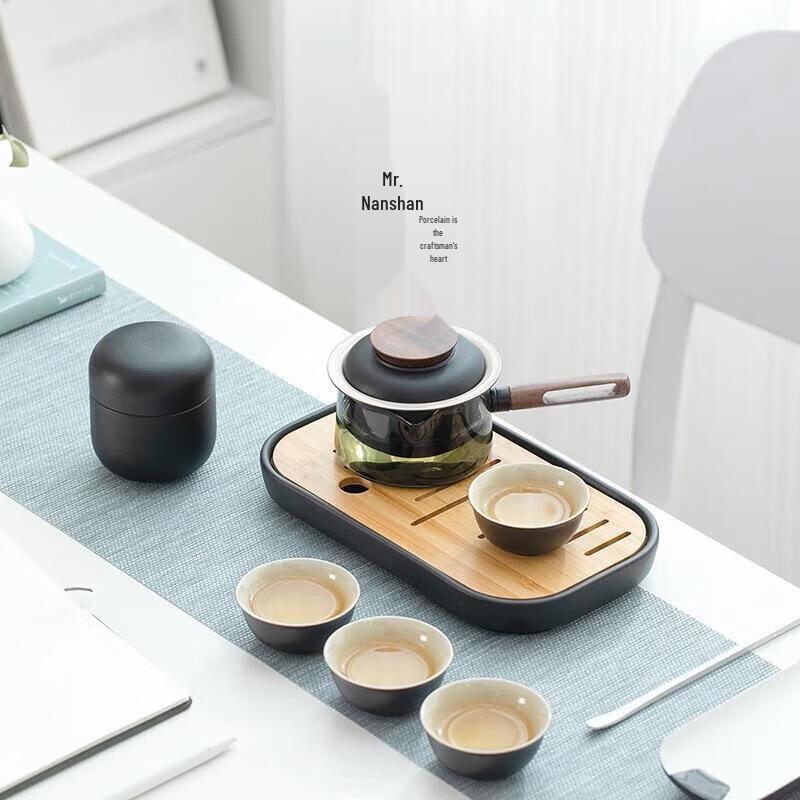 Nanshan Xiansheng Ceramic Gongfu Tea Set
Nanshan Xiansheng Ceramic Gongfu Tea Set