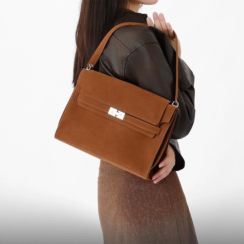 Autumn and Winter New Suede Genuine Leather Tote Bag for Women Trendy Fashion Versatile Crossbody Shoulder Bag Large Capacity Handbag коричневий
Autumn and Winter New Suede Genuine Leather Tote Bag for Women Trendy Fashion Versatile Crossbody Shoulder Bag Large Capacity Handbag коричневий