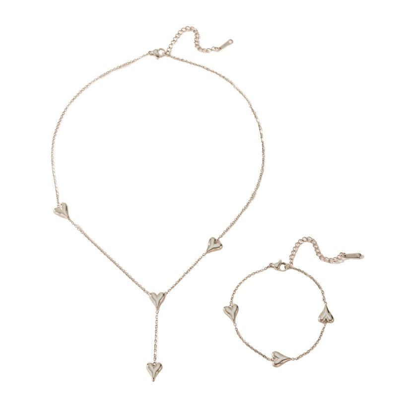 Su necklace women s niche design heart bracelet titanium steel jewelry set
Su necklace women s niche design heart bracelet titanium steel jewelry set