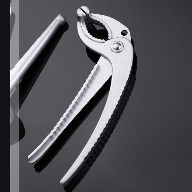 Aluminum Heat Resistant Tongs Clamp for Safe Handling of Hot Pot Dish Plate in Kitchen and Outdoor Barbecue Setting HX6C CN
Aluminum Heat Resistant Tongs Clamp for Safe Handling of Hot Pot Dish Plate in Kitchen and Outdoor Barbecue Setting HX6C CN