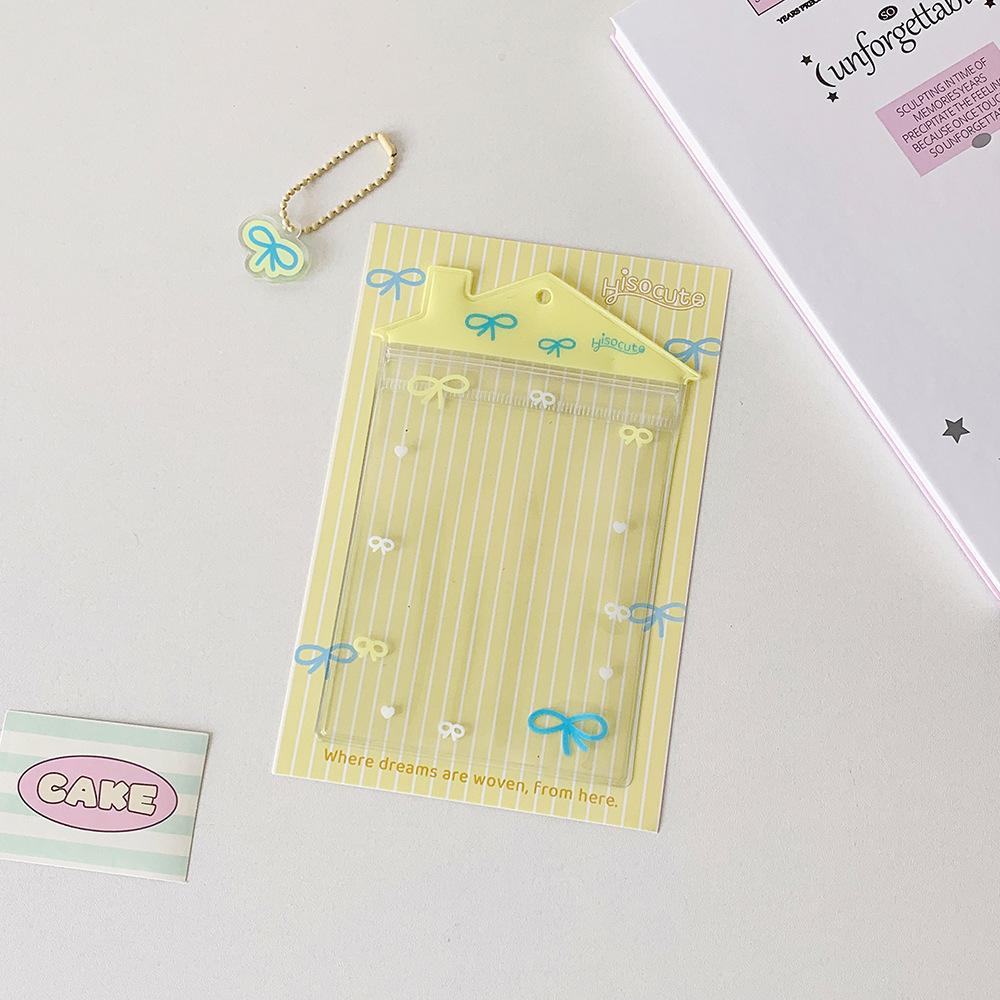 Cartoon Bag Pendant Card Holder INS Transparent Small House Shaped Doll Storage Bag Candy Bags PVC Badge Holder Photocard Holder жовтий
Cartoon Bag Pendant Card Holder INS Transparent Small House Shaped Doll Storage Bag Candy Bags PVC Badge Holder Photocard Holder жовтий