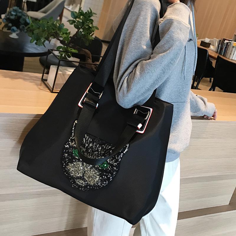 Korean Style Women s Travel Handbag, Large Capacity, Lightweight, Perfect for Short Trips and Sports Fitness. Small
Korean Style Women s Travel Handbag, Large Capacity, Lightweight, Perfect for Short Trips and Sports Fitness. Small