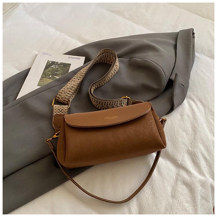 Small bag women s winter new niche casual personalized shoulder messenger bag small square bag коричневий
Small bag women s winter new niche casual personalized shoulder messenger bag small square bag коричневий