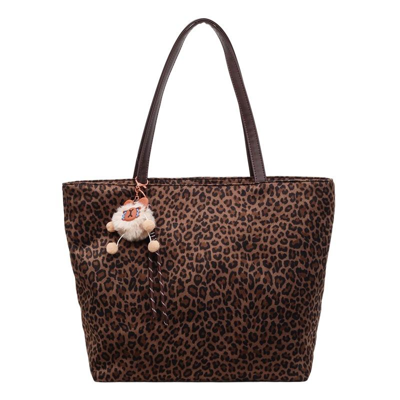 New Retro Suede Simple Shoulder Bag Women Fashi Large Capacity Handle Bag Comfortable and Versatile Texture Storage Bags кавовий
New Retro Suede Simple Shoulder Bag Women Fashi Large Capacity Handle Bag Comfortable and Versatile Texture Storage Bags кавовий