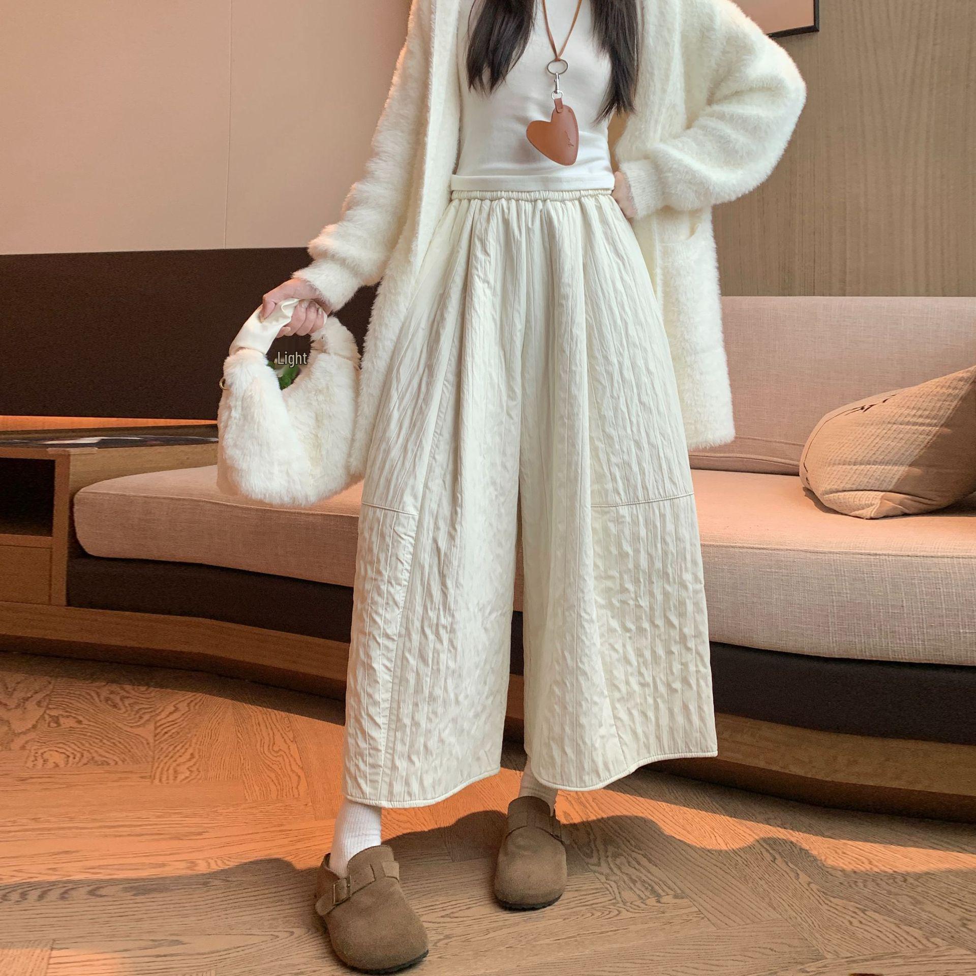 Women s High-Waisted, Fluff-Lined Quilted Wide-Leg Pants - Textured, Slimming, Loose, Straight-Leg, Thickened, Petite Fit, Autumn/Winter Casual Wear Medium
Women s High-Waisted, Fluff-Lined Quilted Wide-Leg Pants - Textured, Slimming, Loose, Straight-Leg, Thickened, Petite Fit, Autumn/Winter Casual Wear Medium