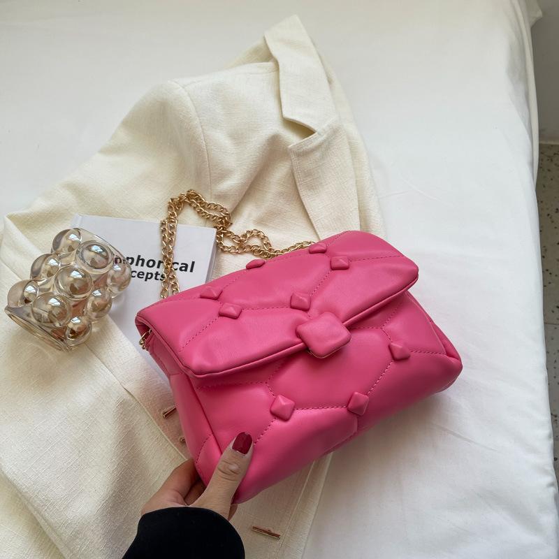 Новые модные сумки через плечо с клапаном для женщин, дизайнерские женские сумки и кошельки, брендовая сумка через плечо с цепочкой 22x16x6cm
Новые модные сумки через плечо с клапаном для женщин, дизайнерские женские сумки и кошельки, брендовая сумка через плечо с цепочкой 22x16x6cm