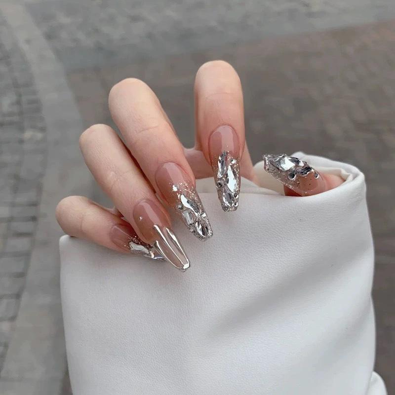 Xiaohongshu Sparkling Galaxy Nail Stickers: Removable, Advanced Whitening, Long-lasting Wearable Manicure.
Xiaohongshu Sparkling Galaxy Nail Stickers: Removable, Advanced Whitening, Long-lasting Wearable Manicure.