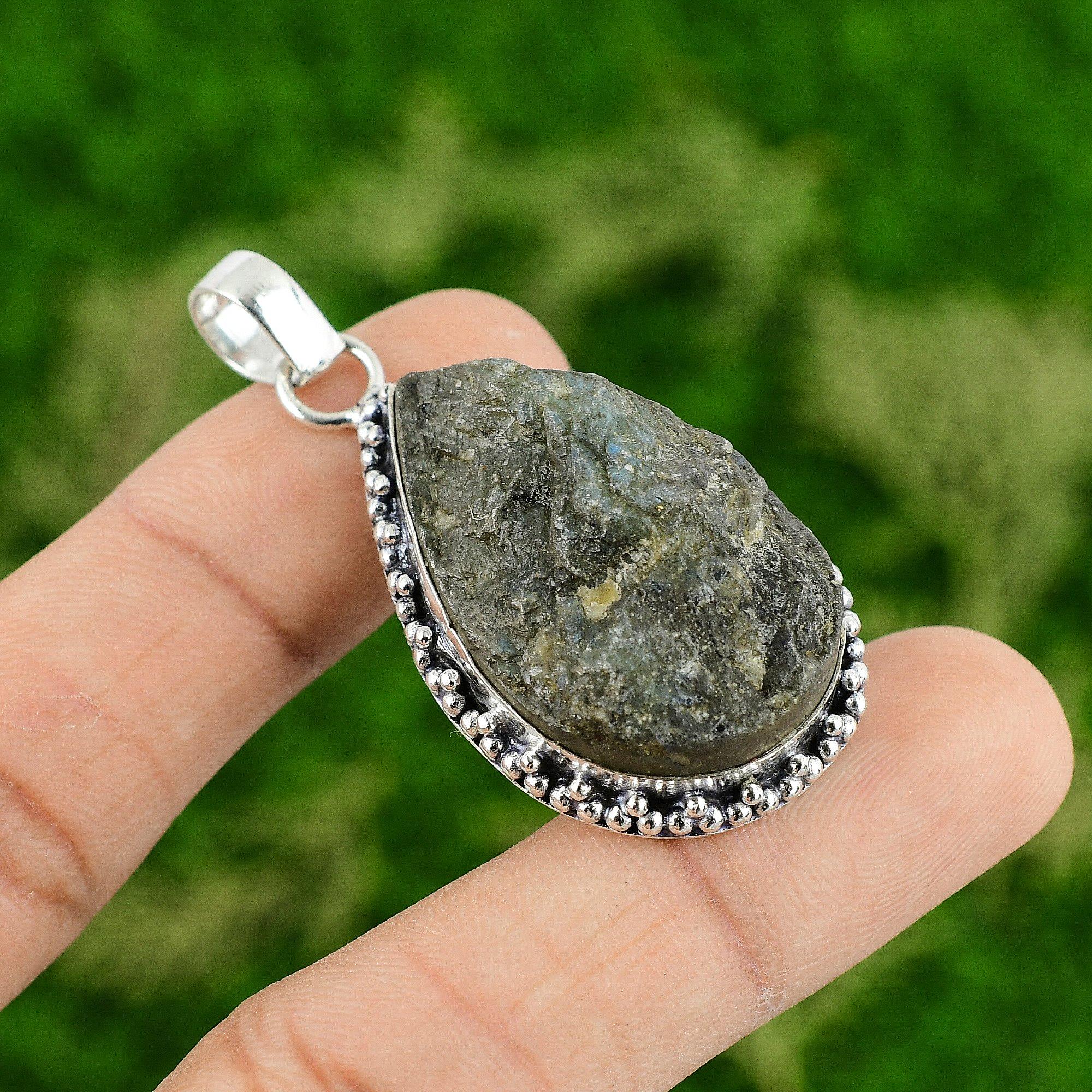 Daughters Day Deal Pear Natural Labradorite Rough New Pendant Jewelry 925 Silver
Daughters Day Deal Pear Natural Labradorite Rough New Pendant Jewelry 925 Silver