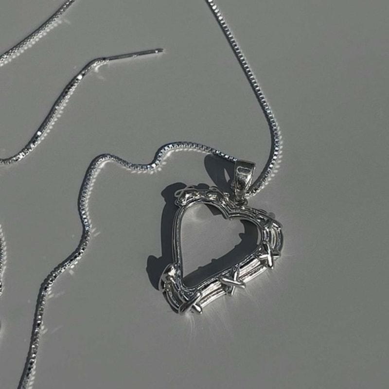 cerofar LOVE VINE NECKLACE FREE
cerofar LOVE VINE NECKLACE FREE