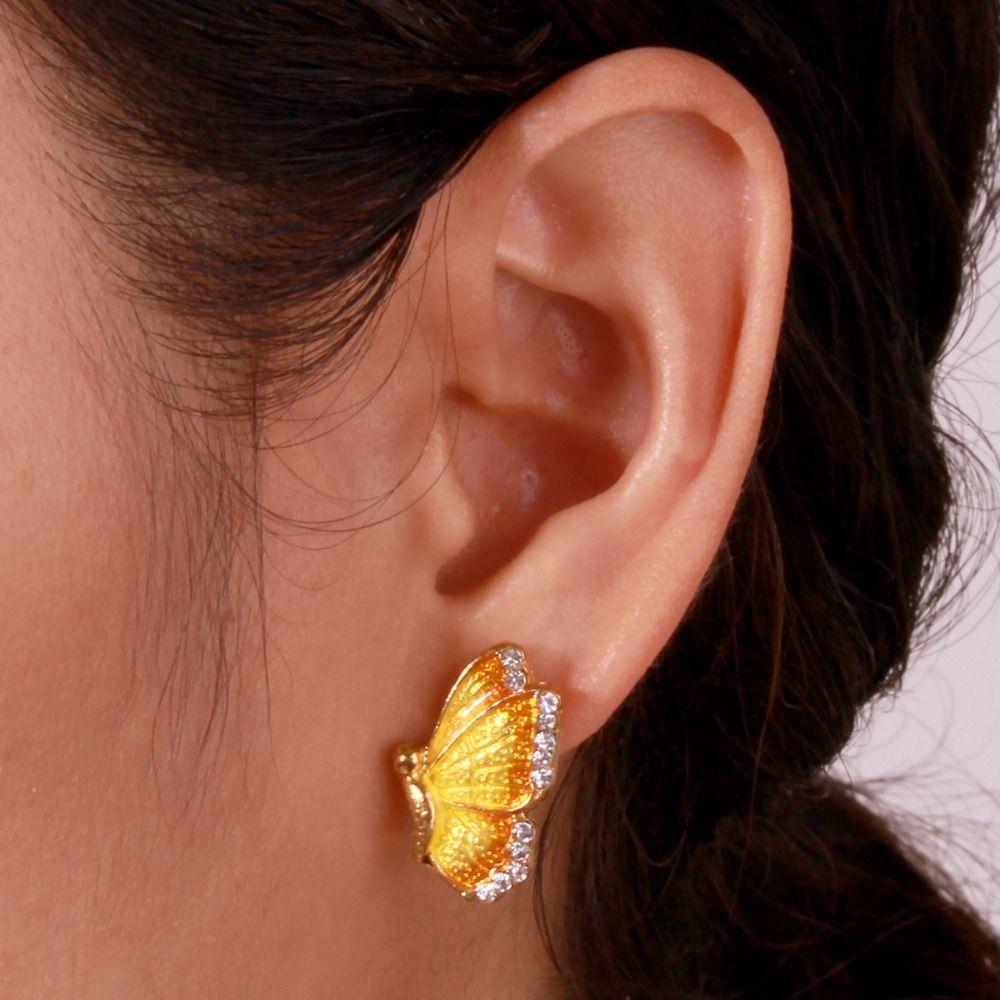 Classic Pearl Butterfly Earrings Women Crystal Stud Earrings Dripping Oil Korean Style Earrings
Classic Pearl Butterfly Earrings Women Crystal Stud Earrings Dripping Oil Korean Style Earrings