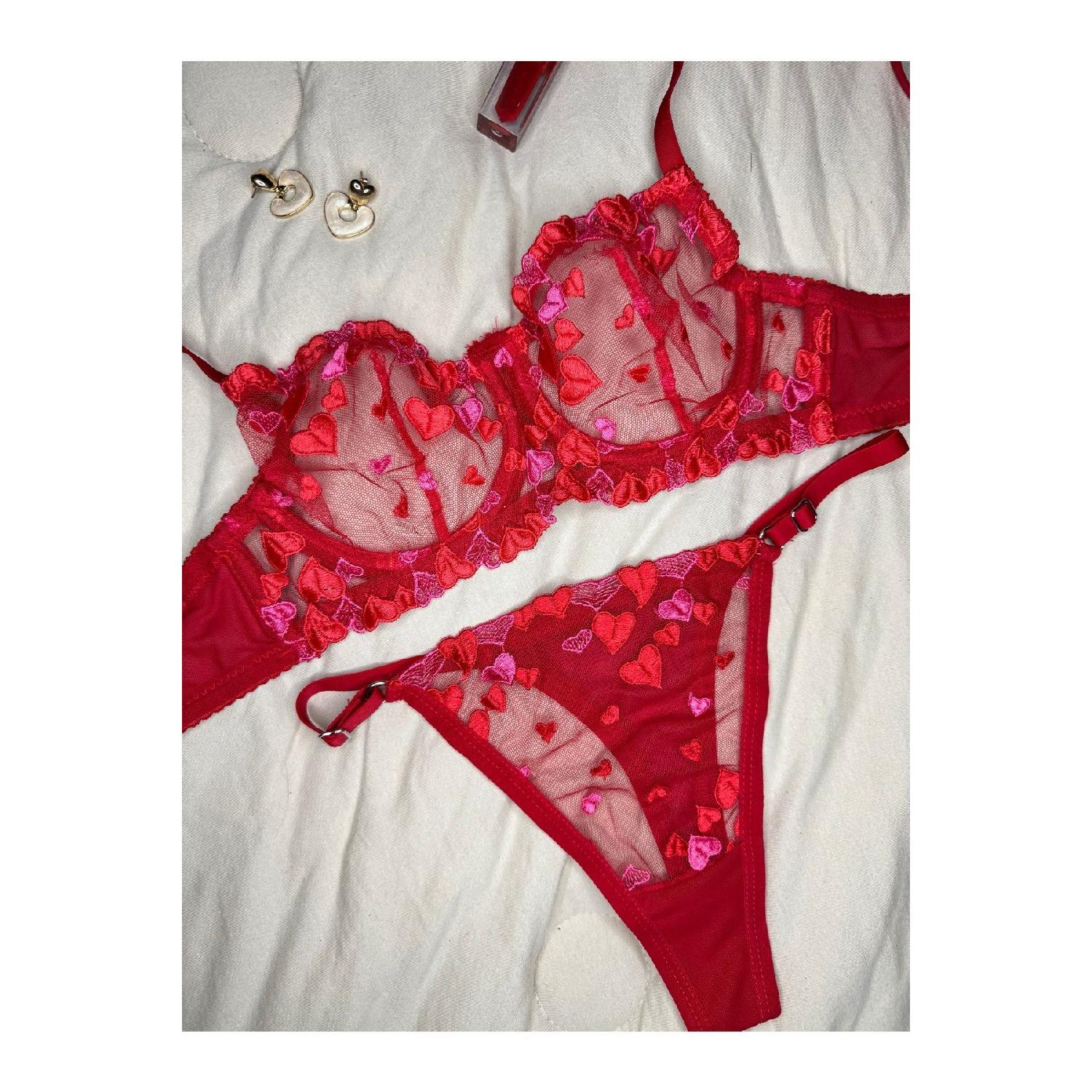 New Year s Gift Red Heart Lace Cupless Bralette Bra Set (big And Small Size) розовый
New Year s Gift Red Heart Lace Cupless Bralette Bra Set (big And Small Size) розовый