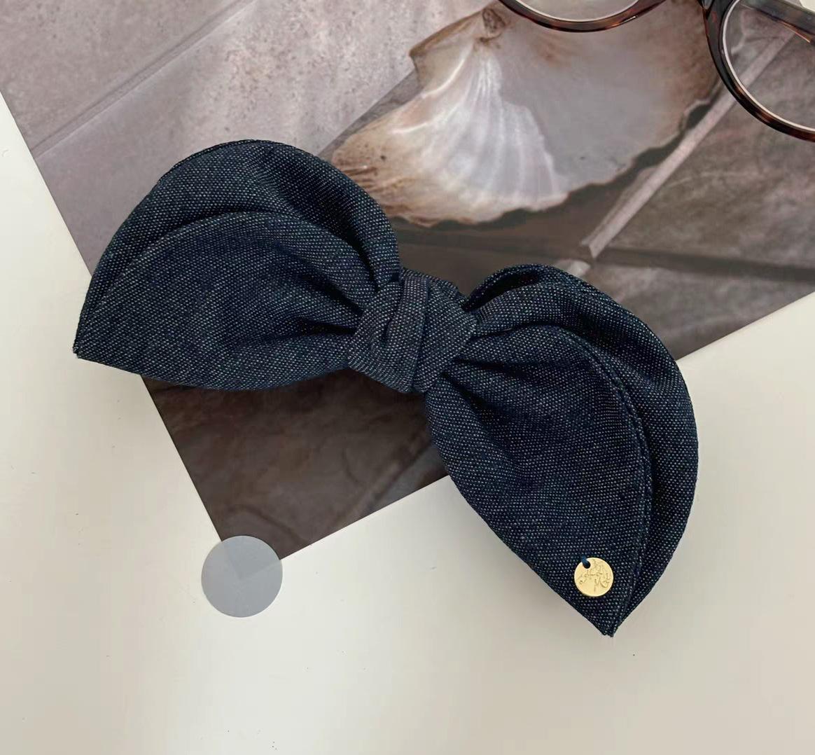 Versatile Denim Bow Banana Clip for Fluffy High Ponytails джинсовый
Versatile Denim Bow Banana Clip for Fluffy High Ponytails джинсовый