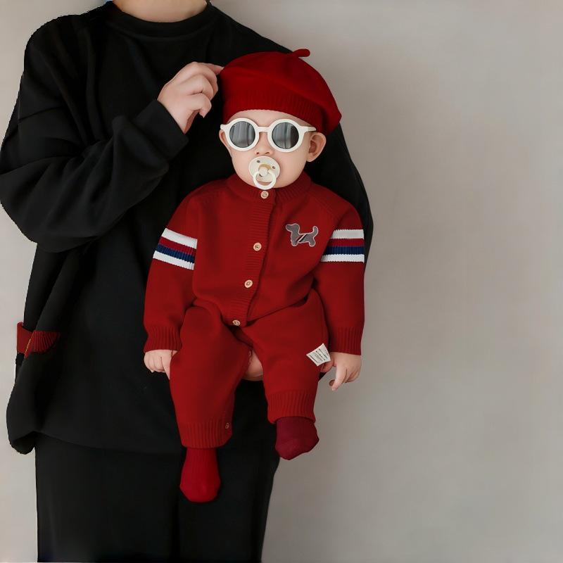 Full Moon Winter Jumpsuit: 2025 New Year Festive Baby Crawling Outfit 90 cm червоний
Full Moon Winter Jumpsuit: 2025 New Year Festive Baby Crawling Outfit 90 cm червоний