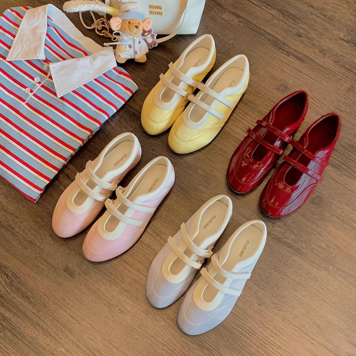 Cowhide version~ Ballet style retro flat-bottomed double Velcro round head lazy casual shoes women 35
Cowhide version~ Ballet style retro flat-bottomed double Velcro round head lazy casual shoes women 35