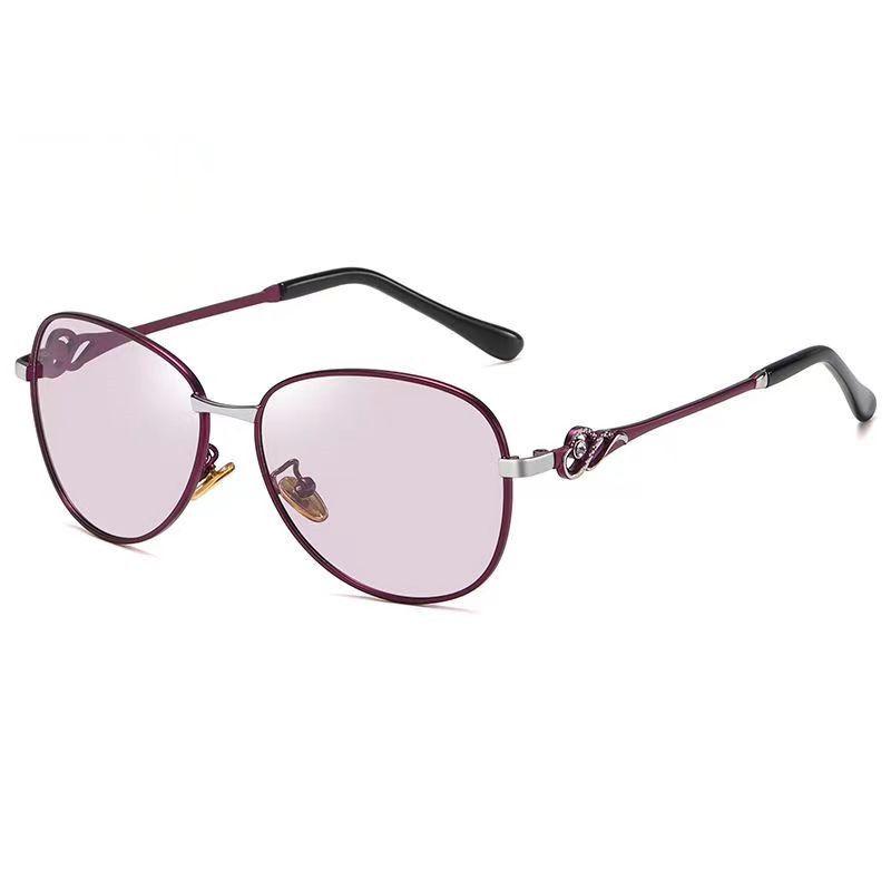High-Quality Women s Photochromic Polarized Sunglasses for Driving and UV Protection
High-Quality Women s Photochromic Polarized Sunglasses for Driving and UV Protection