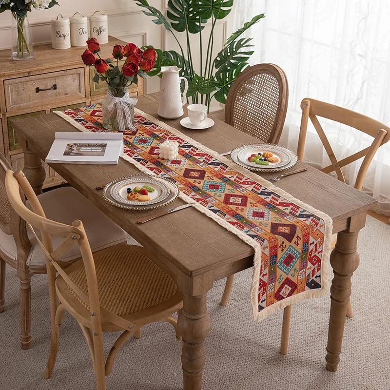 Floral Table Runner Spring Vintage Rose with Leaves Tassels Farmhouse Table Runners Decor for Dining Kitchen Table Wedding 33x120cm
Floral Table Runner Spring Vintage Rose with Leaves Tassels Farmhouse Table Runners Decor for Dining Kitchen Table Wedding 33x120cm