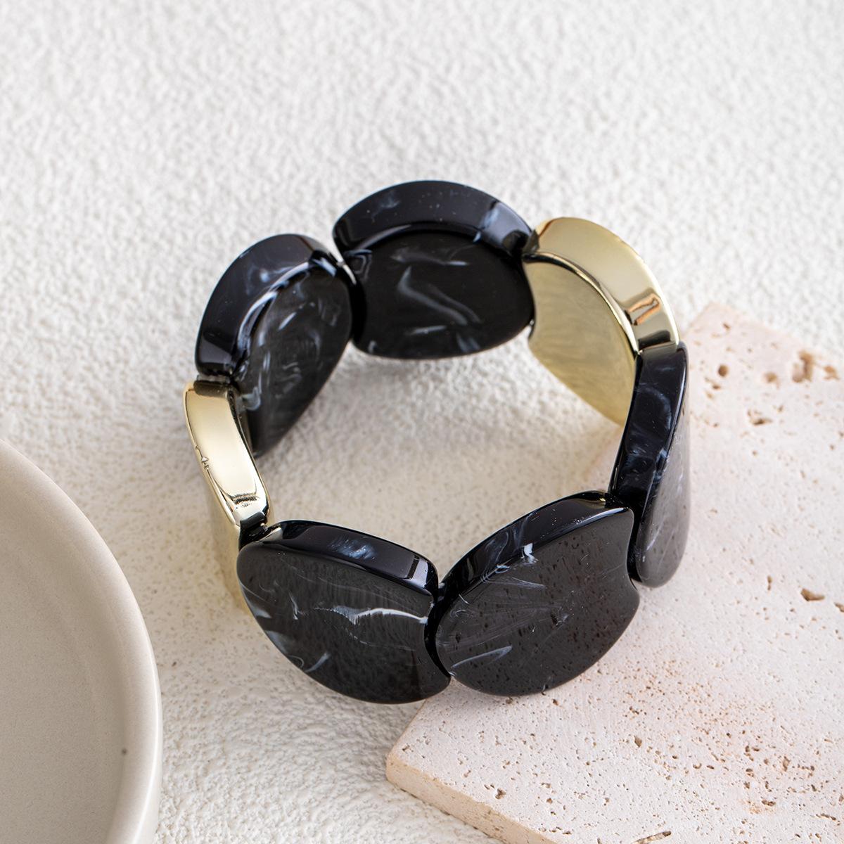 Irregular Geometric Pattern Acrylic Bracelet Personality Exaggerated Amber Halo Handmade Pattern Bracelet
Irregular Geometric Pattern Acrylic Bracelet Personality Exaggerated Amber Halo Handmade Pattern Bracelet