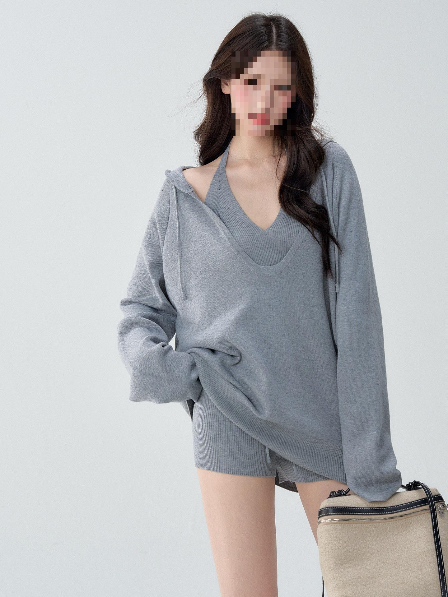 OIOI ESSE | Early Autumn Casual Hooded Knit Cardigan & Shorts Set for Women Large
OIOI ESSE | Early Autumn Casual Hooded Knit Cardigan & Shorts Set for Women Large