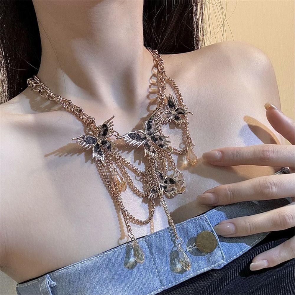 Leopard Rhinestone Necklace Sweet Y2K Metal Necklace Cool Butterfly Necklace Party Butterfly
Leopard Rhinestone Necklace Sweet Y2K Metal Necklace Cool Butterfly Necklace Party Butterfly