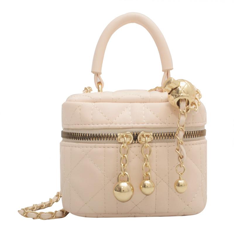 Niche fashion diamond shoulder bag new autumn chain portable women s bag Korean version popular messenger bucket bag
Niche fashion diamond shoulder bag new autumn chain portable women s bag Korean version popular messenger bucket bag