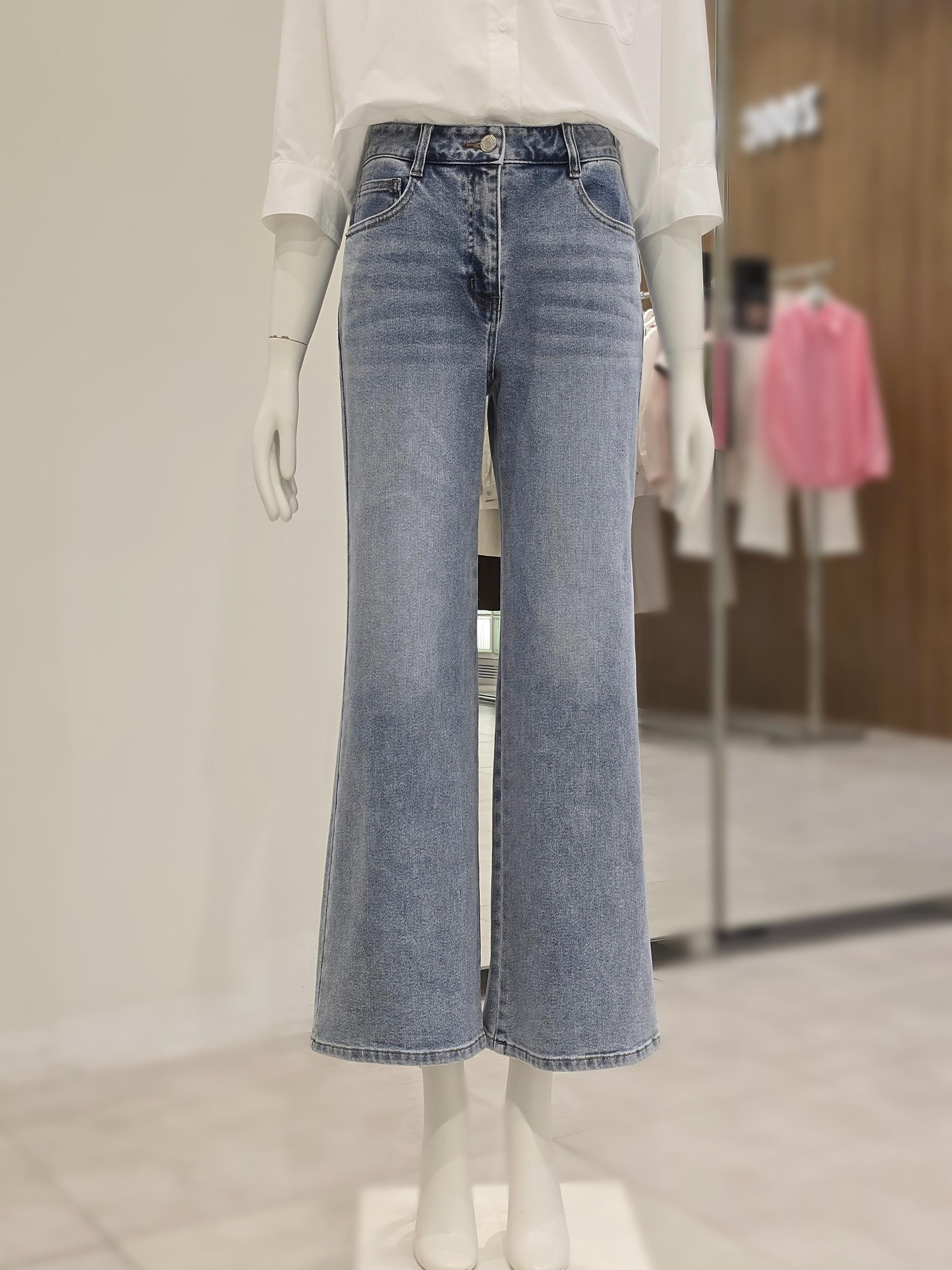 ZOOC Semi-Wide Fit Washed Denim Pants V252PSA941 M
ZOOC Semi-Wide Fit Washed Denim Pants V252PSA941 M