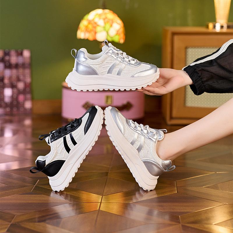 3233 autumn small size leather sneakers for women, Korean version of thick-soled inner height-increasing dad shoes for women 32
3233 autumn small size leather sneakers for women, Korean version of thick-soled inner height-increasing dad shoes for women 32
