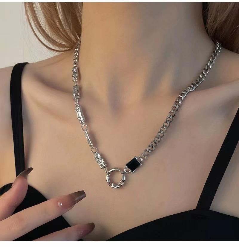 Елегантне намисто з перлами з китицею і любовним кулоном – розкішний дизайн для жінок
Елегантне намисто з перлами з китицею і любовним кулоном – розкішний дизайн для жінок