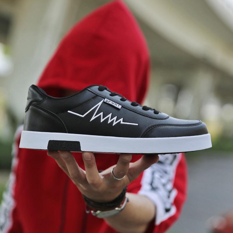 Korean version of versatile white casual shoes 2025 spring and summer new little white shoes men s board shoes trendy men s shoes sports trendy shoes 44
Korean version of versatile white casual shoes 2025 spring and summer new little white shoes men s board shoes trendy men s shoes sports trendy shoes 44