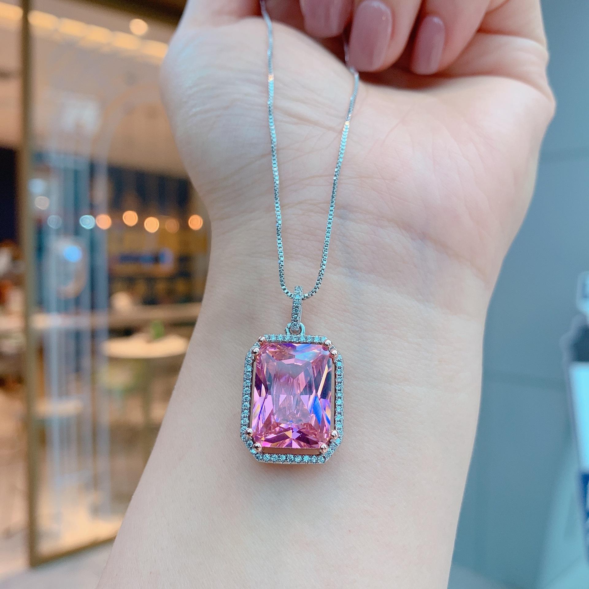 Ювелирные изделия Винтаж Имитация Розового Бриллианта Капля Подвеска Серьги Ожерелье Женский Цвет Сокровище Набор
Ювелирные изделия Винтаж Имитация Розового Бриллианта Капля Подвеска Серьги Ожерелье Женский Цвет Сокровище Набор