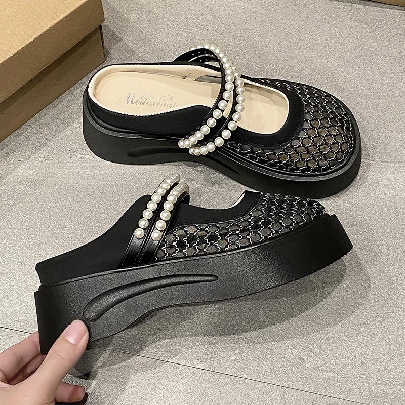 Baotou slippers women s outer wear 2025 summer new thick-bottomed versatile breathable non-slip casual fashion one pedal and half drag 40 чорний
Baotou slippers women s outer wear 2025 summer new thick-bottomed versatile breathable non-slip casual fashion one pedal and half drag 40 чорний