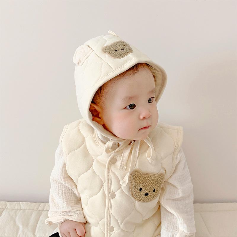 Newborn Quilted Warm Cotton Bear Hat: Windproof, Double-Layer with Ear and Forehead Protection for Autumn & Winter. Size S: 0-4 months
Newborn Quilted Warm Cotton Bear Hat: Windproof, Double-Layer with Ear and Forehead Protection for Autumn & Winter. Size S: 0-4 months