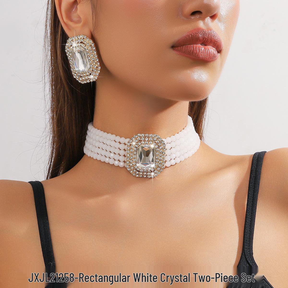Розкішний багатошаровий геометричний кришталевий чокер і набір кольорових сережок
Розкішний багатошаровий геометричний кришталевий чокер і набір кольорових сережок