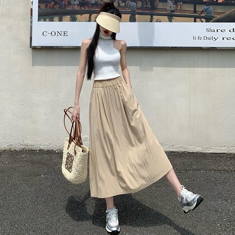 Women s Pleated Summer New Japanese Style Slim Elastic High Waist Umbrella Skirt Retro Midi Skirt One size
Women s Pleated Summer New Japanese Style Slim Elastic High Waist Umbrella Skirt Retro Midi Skirt One size