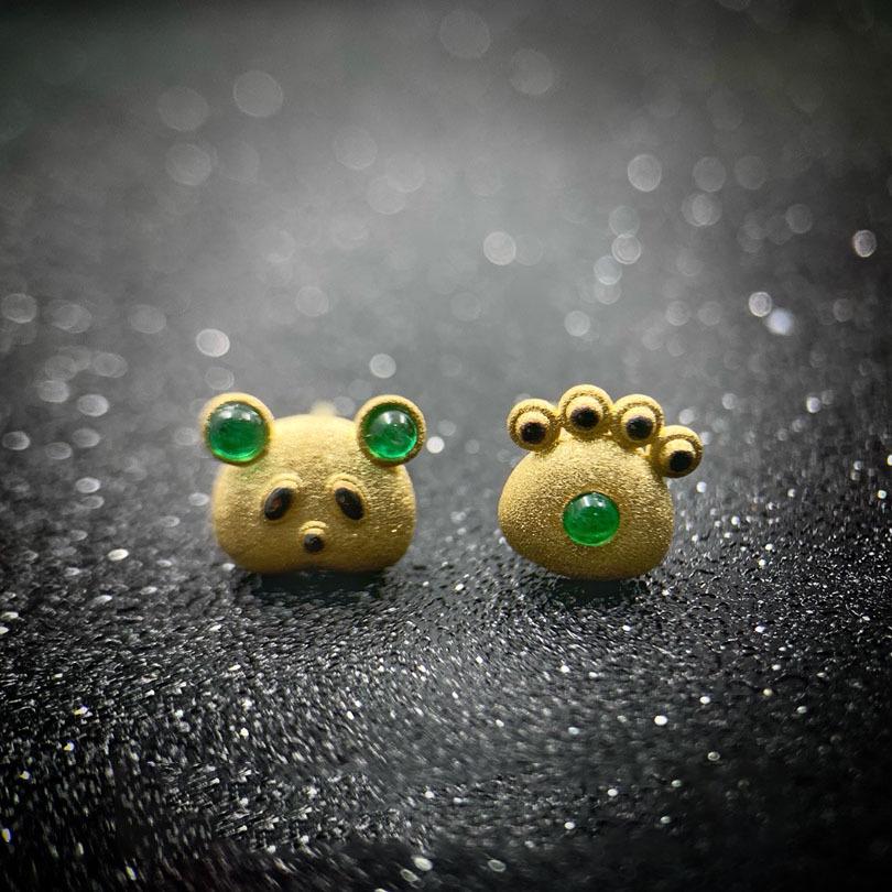 Frosted Panda & Paw Asymmetrical Gold-Plated s925 Silver Earrings for Women 925 Sterling Silver
Frosted Panda & Paw Asymmetrical Gold-Plated s925 Silver Earrings for Women 925 Sterling Silver