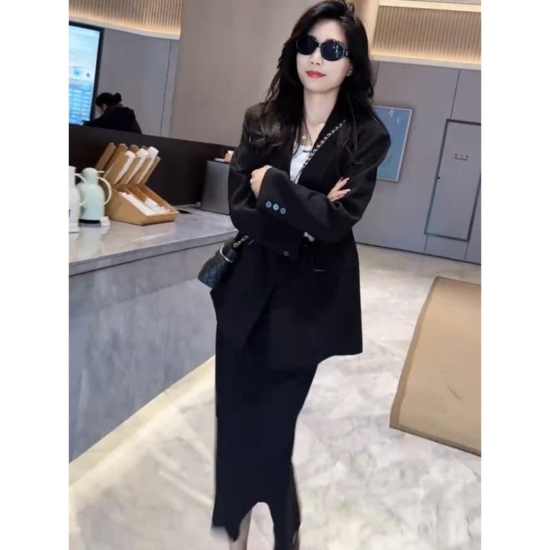 Plus Size Autumn Korean Style Women s Casual Suit Set - Skirt Two-Piece for Girls XL чорний
Plus Size Autumn Korean Style Women s Casual Suit Set - Skirt Two-Piece for Girls XL чорний
