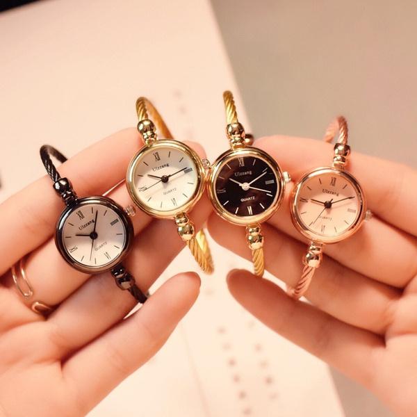 Fashion Gold Bangle Bracelet Watches for Women Luxury Stainless Steel Retro Ladies Quartz Wristwatches Fashion Casual Women Dress Clock
Fashion Gold Bangle Bracelet Watches for Women Luxury Stainless Steel Retro Ladies Quartz Wristwatches Fashion Casual Women Dress Clock