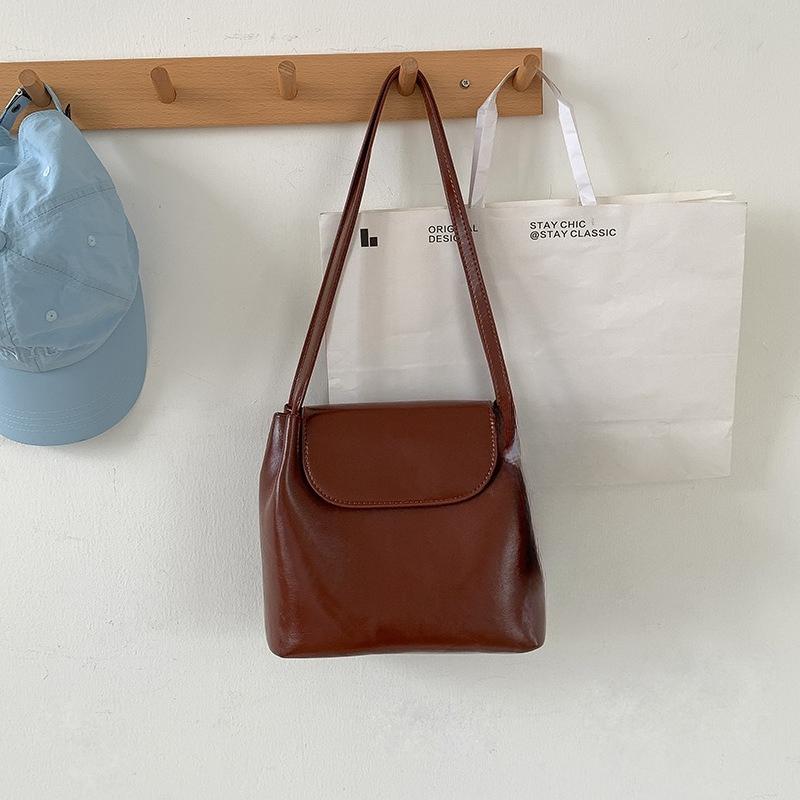 Vintage Pu Leather Casual Ladies Handbags Solid Color Simple Female Shoulder Bags Women s Square Portable Buckle Underarm Bags коричневий
Vintage Pu Leather Casual Ladies Handbags Solid Color Simple Female Shoulder Bags Women s Square Portable Buckle Underarm Bags коричневий