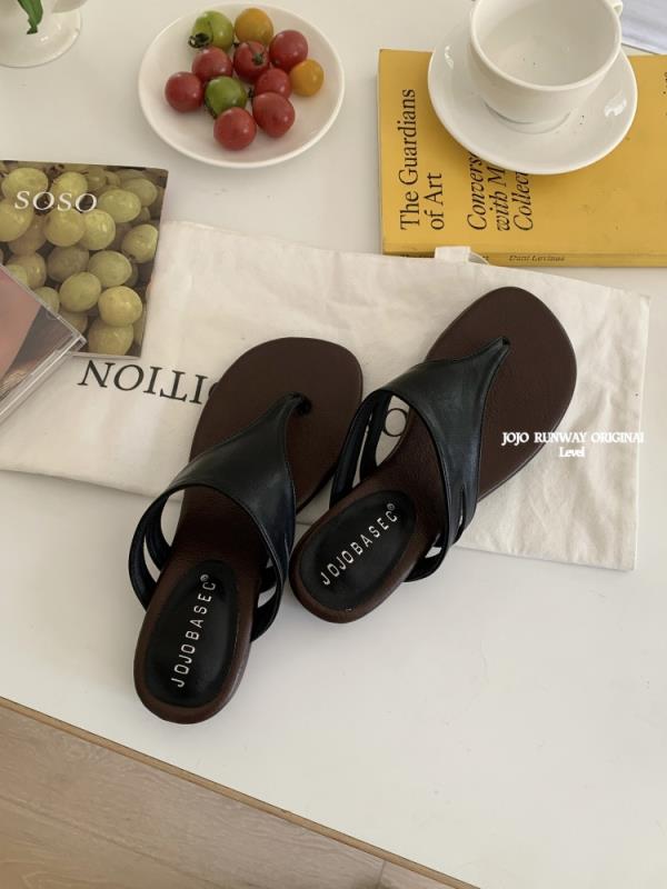 Модные тапочки Повседневная женская обувь Шлепанцы Квадратный каблук Резиновые шлепанцы Люкс 2025 Блок Гавайские летние скандалы Резиновые шлепанцы S 35
Модные тапочки Повседневная женская обувь Шлепанцы Квадратный каблук Резиновые шлепанцы Люкс 2025 Блок Гавайские летние скандалы Резиновые шлепанцы S 35