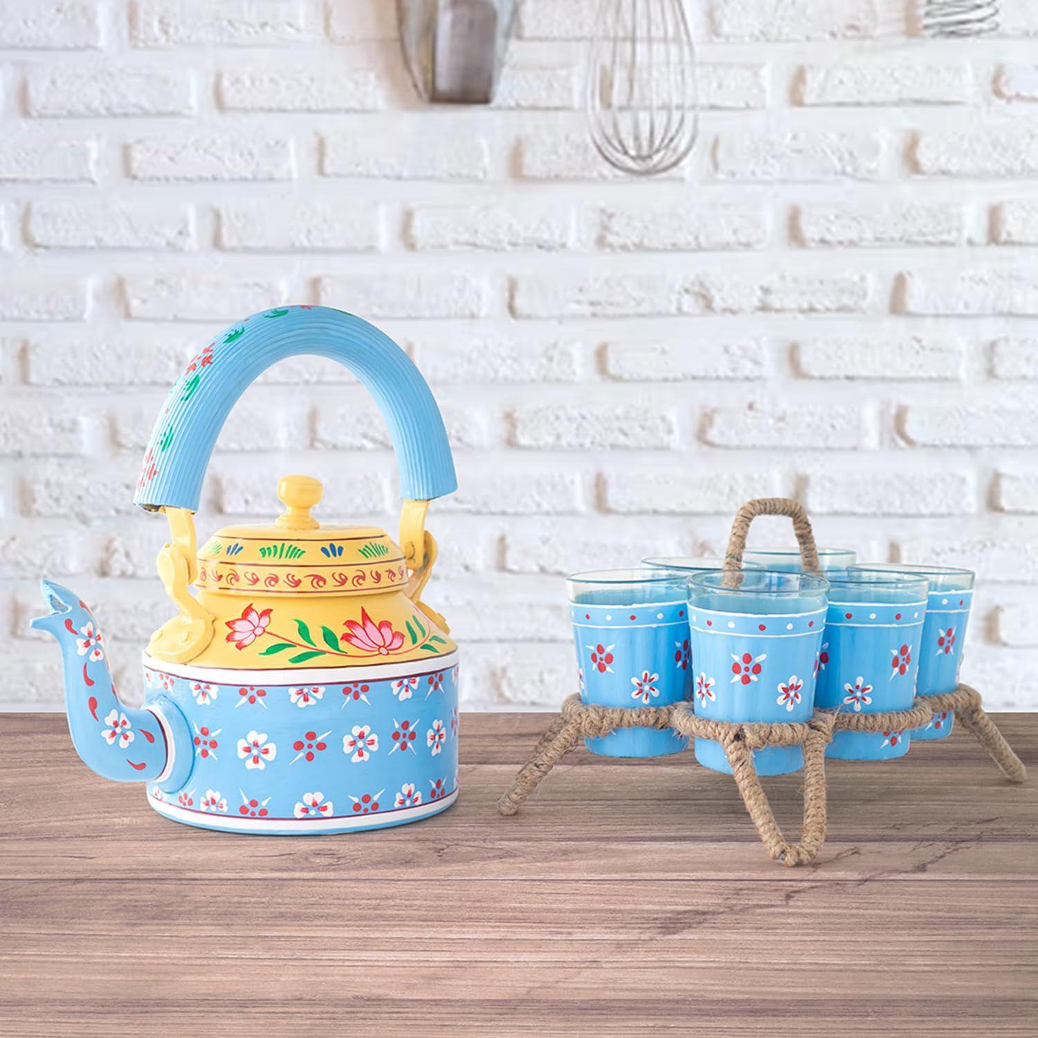 Чайник и 6 стаканов из многоцветного алюминия ручной работы и ручной росписи с подставкой жёлтый/синий
Чайник и 6 стаканов из многоцветного алюминия ручной работы и ручной росписи с подставкой жёлтый/синий