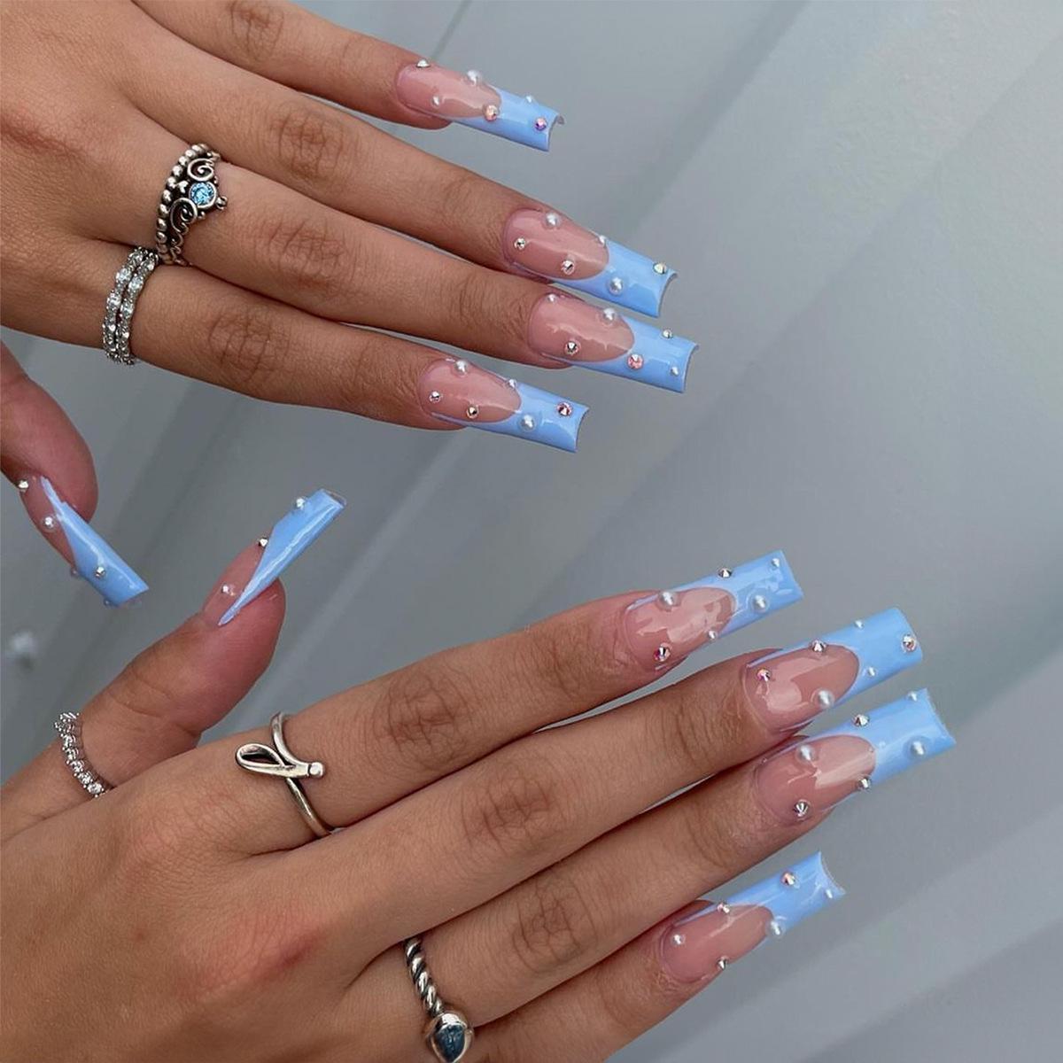 Pearl French Rectangular Manicure Nails with Blue Rhinestone Patches – 24-Piece Set
Pearl French Rectangular Manicure Nails with Blue Rhinestone Patches – 24-Piece Set